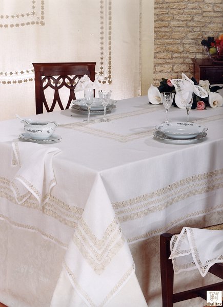 Portugal Tovaglia.JPG - Pure linen tablecloth embroidered with drawn thread technique with ivory cotton thread